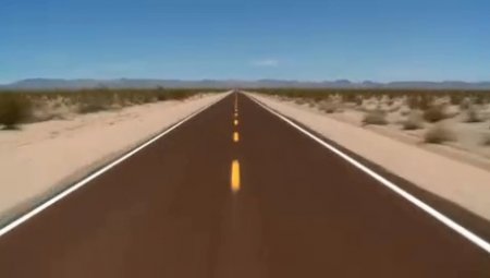 دانلود فوتیج رانندگی در جاده بیابانی با سرعت بالا
