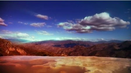 دانلود استوک فوتیج عبور سریع ابر ها بر صحرا