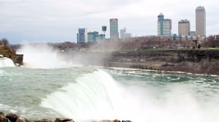 دانلود فوتیج  آبشار نیاگارا از نمای نزدیک Niagara Falls